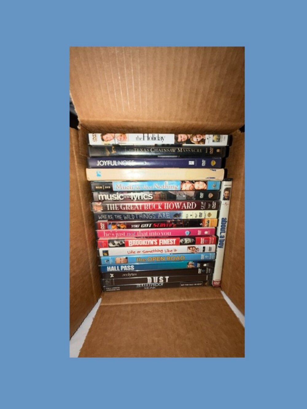 Wholesale Lot of Eighteen (18) Used DVDs Hall Pass, The Holiday +16 more CR00G
